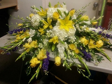 Beautiful Yellow & White Casket Spray