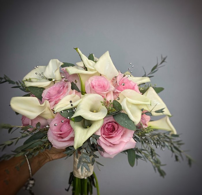 Calla Lilies, Pink Roses Bouquet