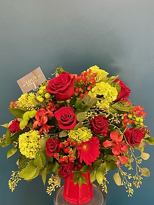 Modern Rose Arrangement by Lou\'s Florist